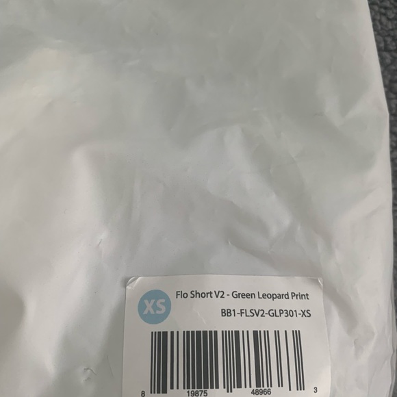 NWT Buff Bunny Flo Short V2 Green leopard short XS 
No longer available - Picture 2 of 6